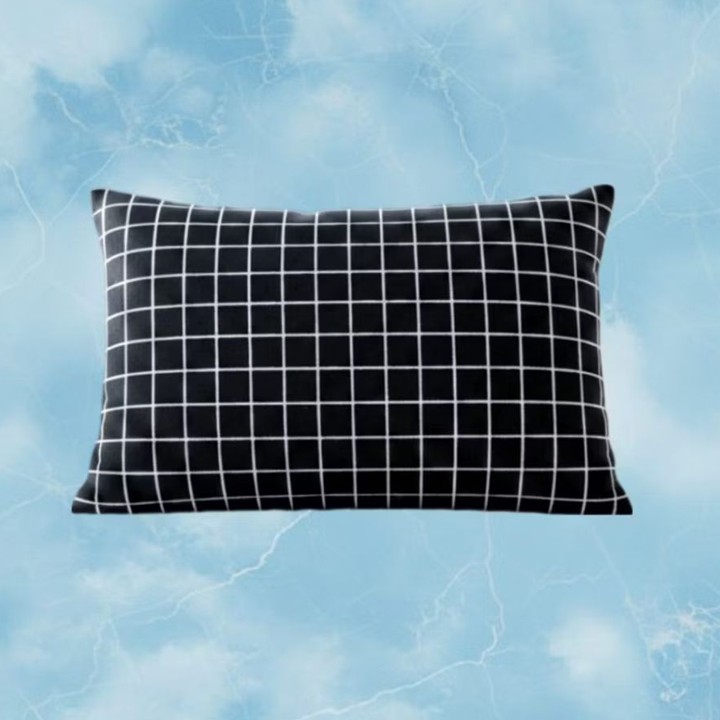 Bantal / guling tidur motif kotak / Daun hitam