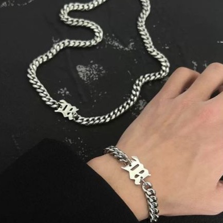 Kalung Dan Gelang Titanium Pria Dan Wanita Liontin M Anti Ka