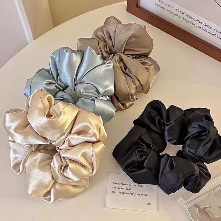 Moinelle SCRUNCHIE SATIN KARET RAMBUT SATIN IKAT RAMBUT CEWE