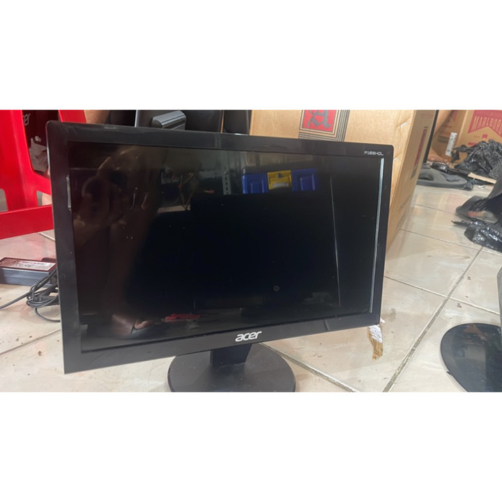 Monitor LCD LED 16 inch WideScreen Lengkap kabel