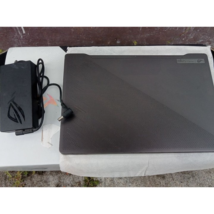Laptop gaming rog zepyrus g14 2022 kondisi matot,tanpa CHARGER