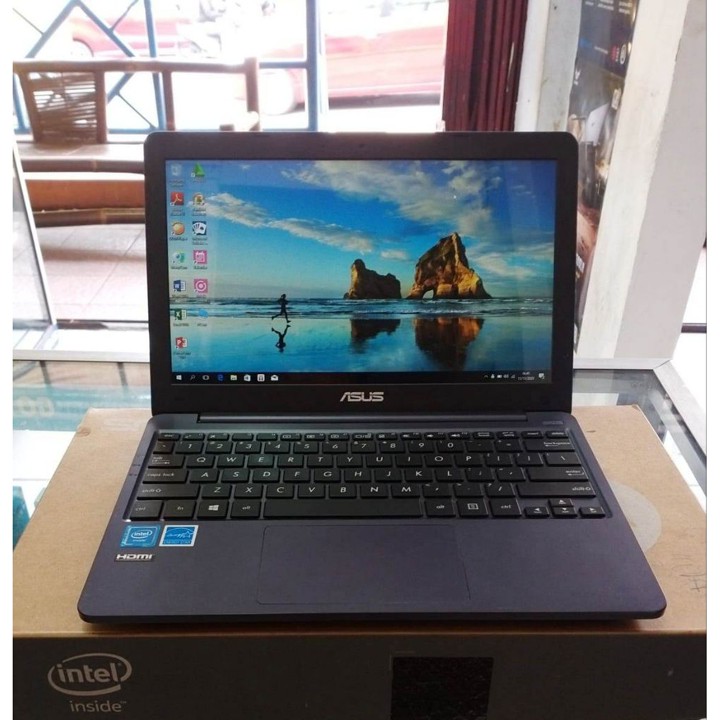 Asus e203NAH slim enteng good quality siap pakai