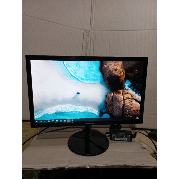 monitor samsung led 18.5 inci normal lengkap adftor dan kabe