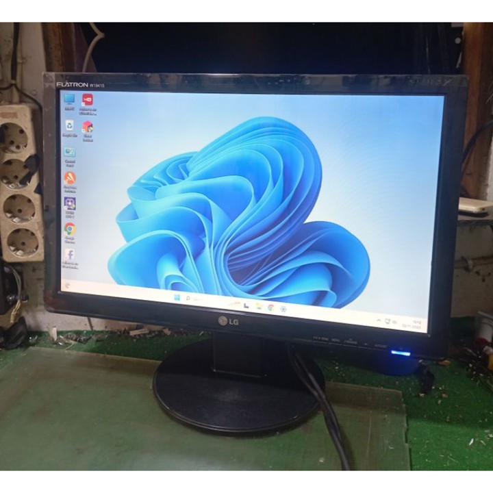 Monitor LED/LCD 17 dan 16 inc