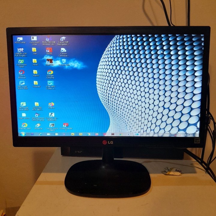 monitor LED LG 19 inci normal MULUS NO MiNUS LIKE NEW